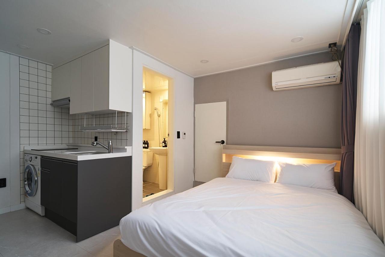 Jinsim House In Hongdea Apartment Seoul Exterior photo