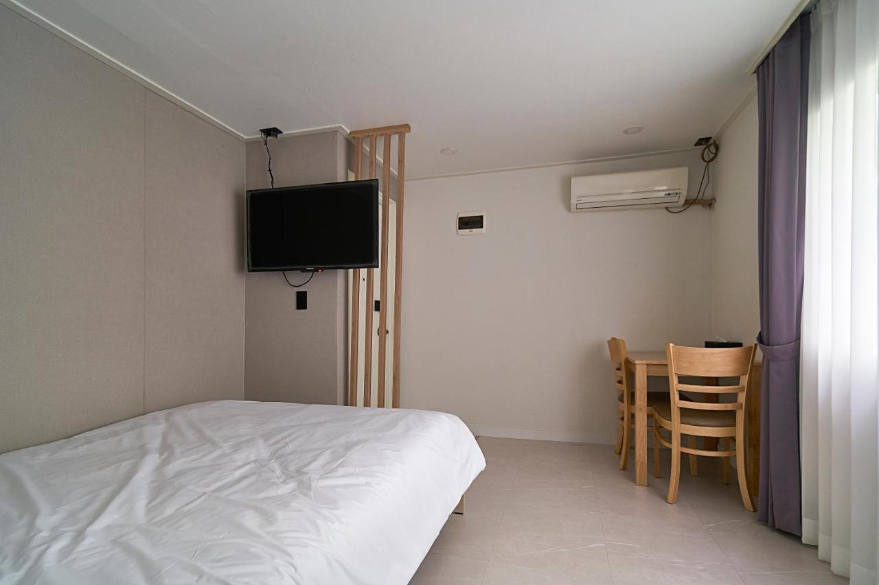 Jinsim House In Hongdea Apartment Seoul Exterior photo