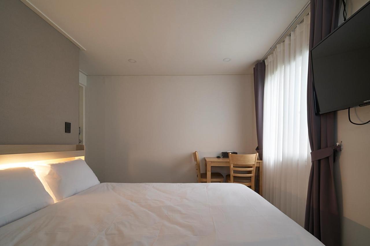 Jinsim House In Hongdea Apartment Seoul Exterior photo