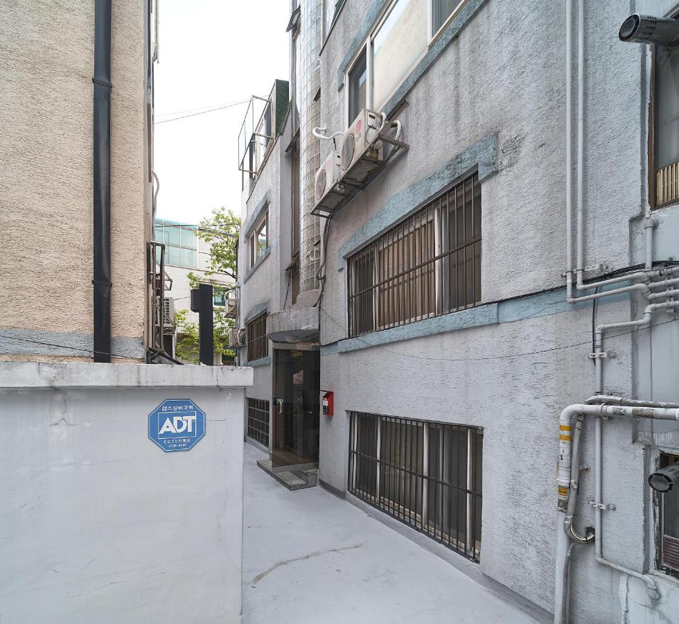 Jinsim House In Hongdea Apartment Seoul Exterior photo