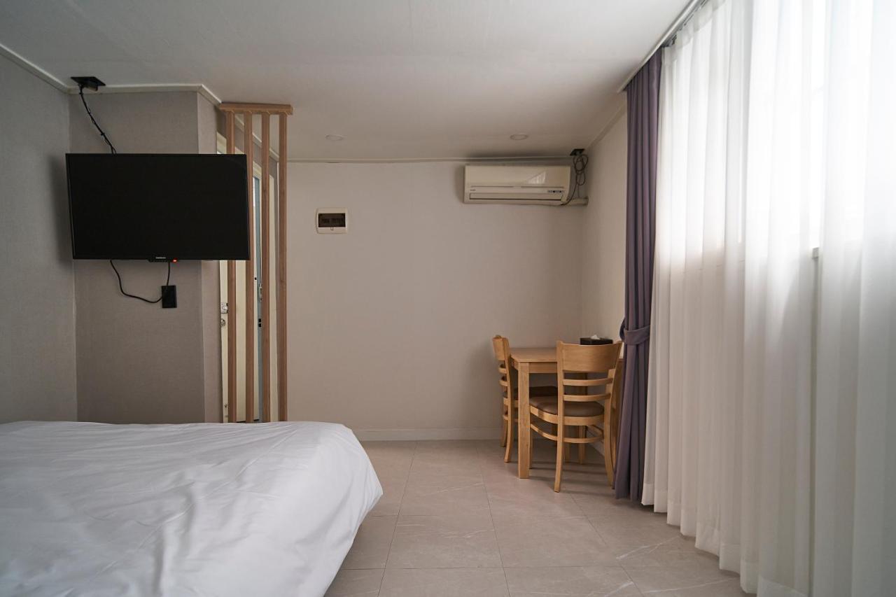 Jinsim House In Hongdea Apartment Seoul Exterior photo