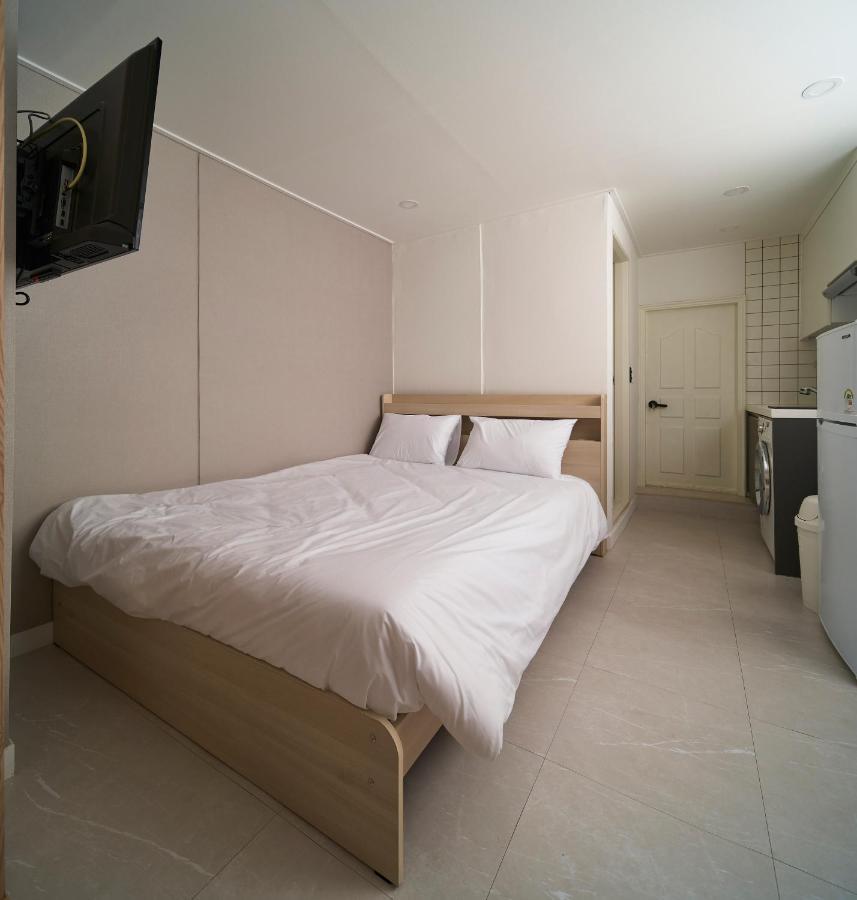 Jinsim House In Hongdea Apartment Seoul Exterior photo