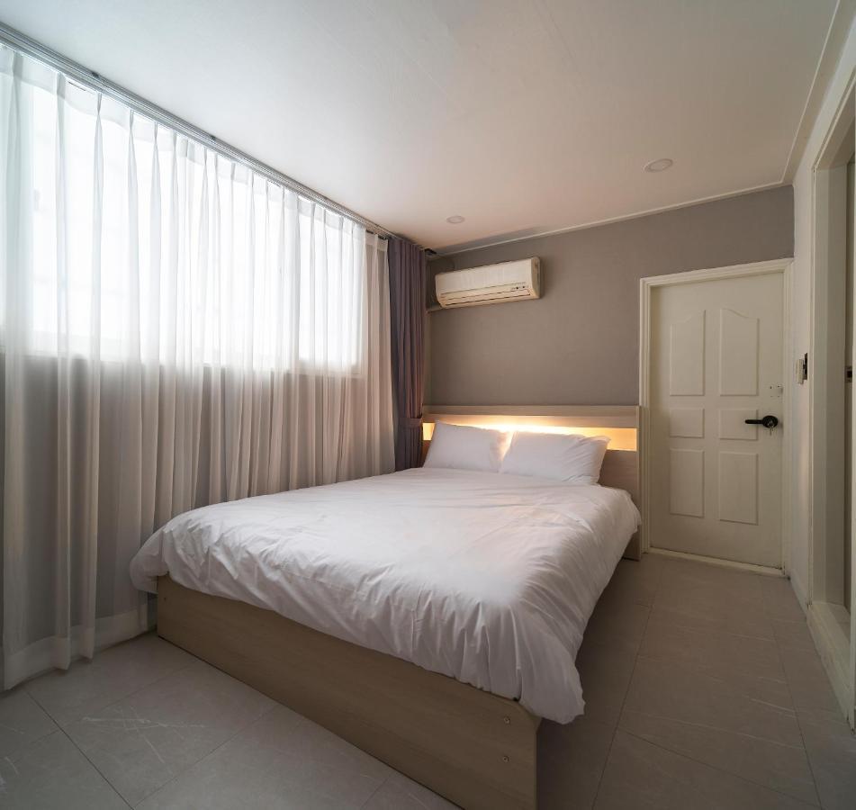 Jinsim House In Hongdea Apartment Seoul Exterior photo